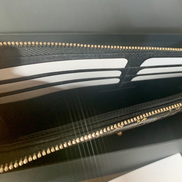 Brand new 19 A Chanel clutch - graffiti collection - Picture 5 of 6